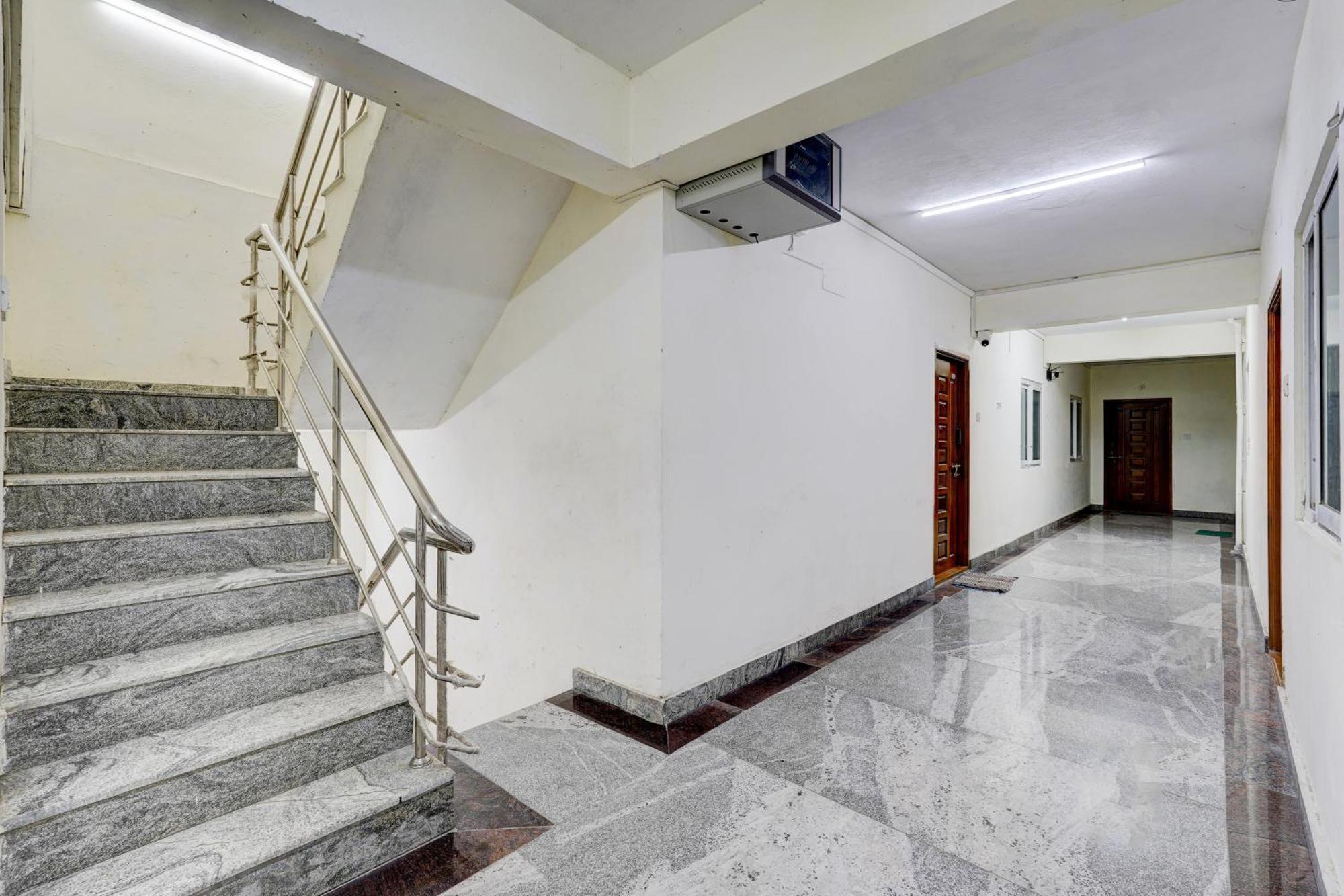 Collection O Sithalapakkam Medavakkam Formerly Srinivasa Residency Chennai Esterno foto